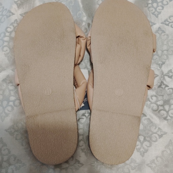 Women's Tan Slide Sandals NWT - Picture 3 of 4